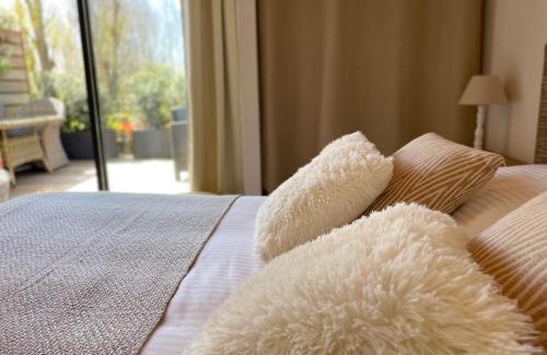 Bastelicaccia House | Discover L'ALIVETU: Top-Rated Guesthouse with Amenities