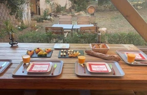 Chevigny Bed & Breakfast | Delightful Stay at L’allée des peupliers with Family Amenities