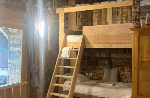 Chevigny Bed & Breakfast | Delightful Stay at L’allée des peupliers with Family Amenities