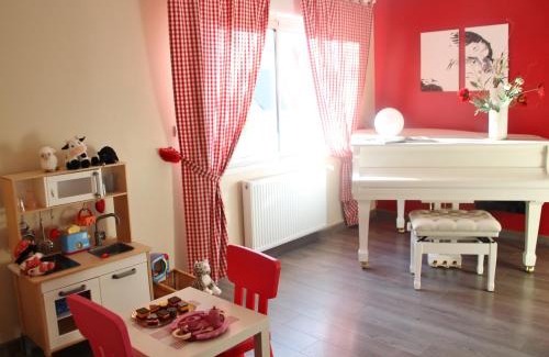Saint-Pierre-des-Corps Bed & Breakfast | Discover L'Alsacienne: Family-Friendly with Top Dining