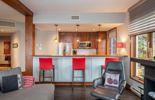 Mont-Tremblant Pedestrian Village Apartment | Discover L'Altitude: Family-Friendly Retreat in Mont-Tremblant