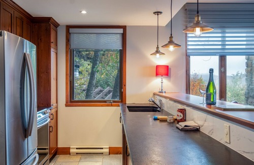 Mont-Tremblant Condo | Discover L'Altitude - RVMT: Spa, Breakfast & Hot Tub Awaits!