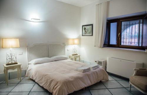Gaeta House | Cozy Stay at L' Ambasciata Gaeta with Breakfast Included