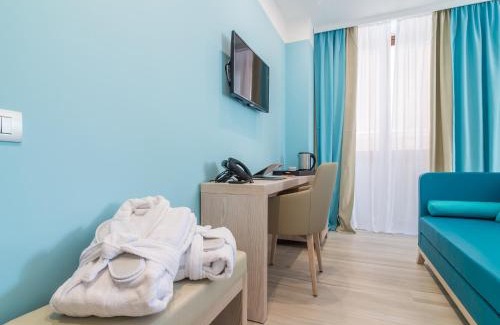 Marina District Hotel | Elegant L'Ambasciata Hotel with Pet-Friendly Amenities