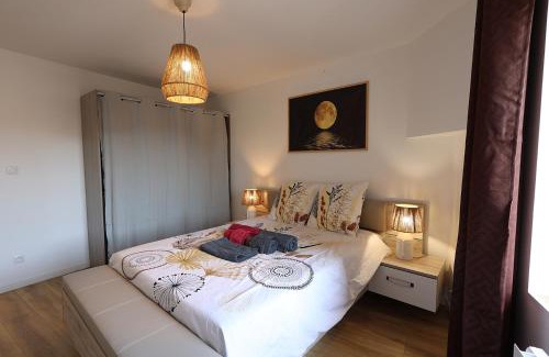 Pont-d'Ain Apartment | Explore L'Ambre: Family-Friendly Stay with Free Parking