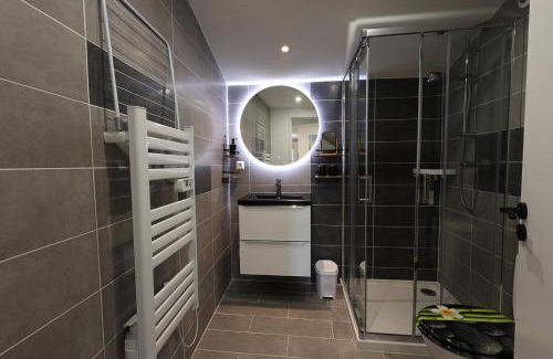 Pont-d'Ain Apartment | Explore L'Ambre: Family-Friendly Stay with Free Parking