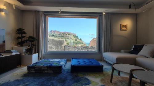 Cassis Apartment | Oceanfront Retreat: L'Âme Bleue, Rated 9.7 by Guests