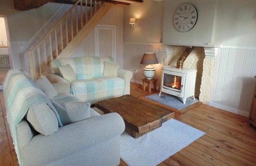 Cromac House | Discover L'Amelia: Pet Friendly Hotel with Ocean Views