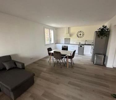 Vedene Apartment | Inviting L’Amistouso: Family-Friendly & Guest Rated 9.6