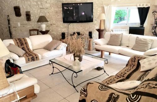 Saint-Avit-Saint-Nazaire House | Charming L'Ancienne Etable in Dordogne: Pet & Child Friendly