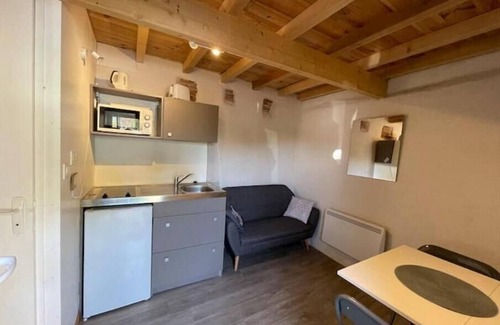 Brens House | Relax at L'ancienne Étable: Ocean View & Spa Amenities