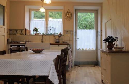 Palmas-d'Aveyron House | Discover Family-Friendly Comfort at L'ANCIENNE FORGE