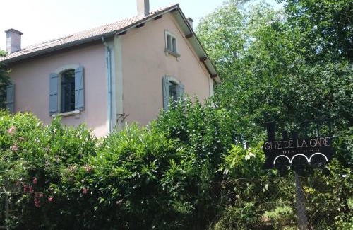 Gamarde-les-Bains Apartment | Family-Friendly Retreat at l'ancienne gare with Hot Tub