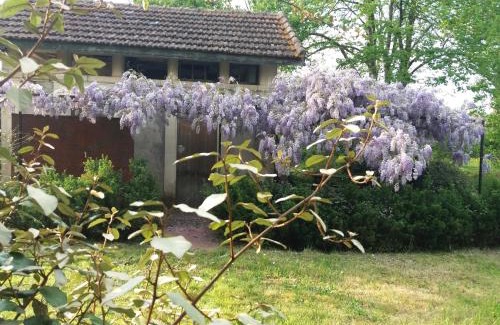 Gamarde-les-Bains Apartment | Family-Friendly Retreat at l'ancienne gare with Hot Tub