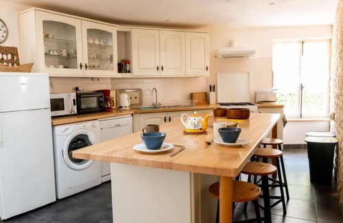 Saint-Martin-sur-Armancon House | Cozy Retreat at L'Ancienne Scierie with Spa & Breakfast
