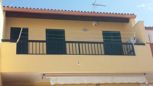 Casuzze Apartment | Oceanfront Escape at L'Ancora Azzurra - Rated 9.7/10