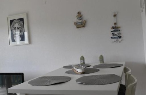 Criel-sur-Mer Apartment | Discover L'Ancre Bleue - Guest Rated 9/10 & Accessible Stay
