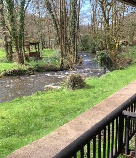 Port Talbot Other | Discover L and A Lodges: Pet-Friendly with Breakfast Included