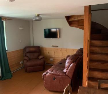 Port Talbot Other | Discover L and A Lodges: Pet-Friendly with Breakfast Included