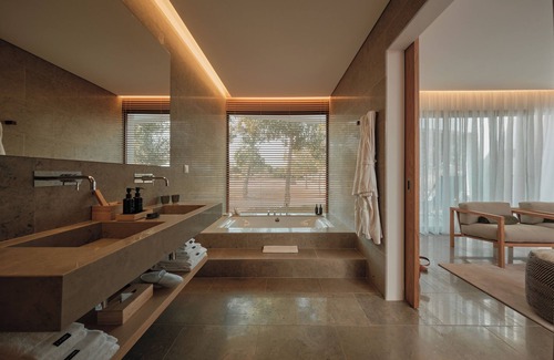 Montemor-o-Novo Hotel | Experience L'AND Vineyards: 5-Star Retreat with Spa & Pool