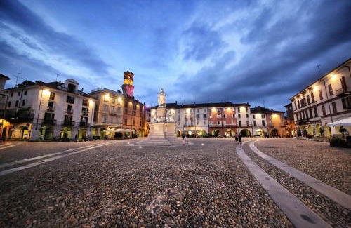 Vercelli Apartment | Family-Friendly Retreat at L'anfiteatro Near Attractions