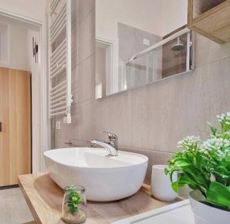 Grumello Del Piano Apartment | Pet-Friendly Getaway at L'angolo del Giramondo, 8.8 Star Rating