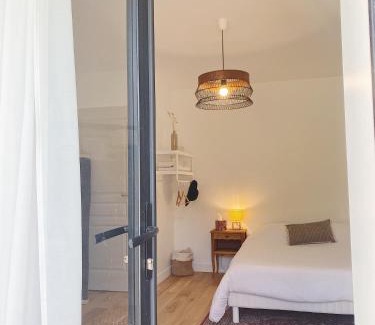 Valeuil Apartment | Inviting L'anne xe: Independent Studio for Families