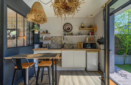 Plescop Apartment | Charming L'Annexe: Cozy Apartment Near Vannes Attractions