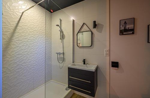 Plescop Apartment | Charming L'Annexe: Cozy Apartment Near Vannes Attractions