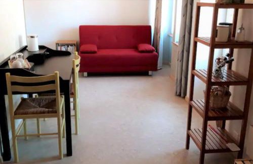 Motiers Apartment | Relax at L'Annexe: Child-Friendly with High Guest Ratings