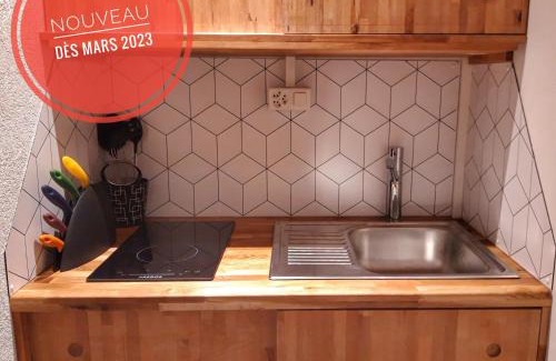 Motiers Apartment | Relax at L'Annexe: Child-Friendly with High Guest Ratings