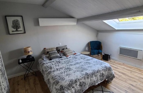 Chaponost House | Unforgettable Stay at L'annexe des Iris - Rated 9.5/10