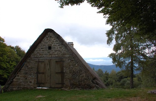 Saint-Romain House | Discover L'anthélie: Family-Friendly Retreat in Saint-Romain