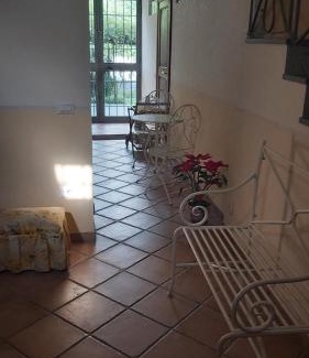 Marini Bed & Breakfast | Charming L'antico Giardino: Family-Friendly with Breakfast