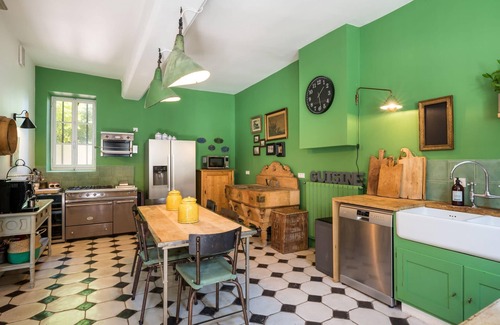 Les Serres - Vivier Villa | Discover L'Antiquaire: Trendy Family Retreat with Pool