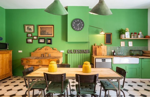 Les Serres - Vivier Villa | Discover L'Antiquaire: Trendy Family Retreat with Pool