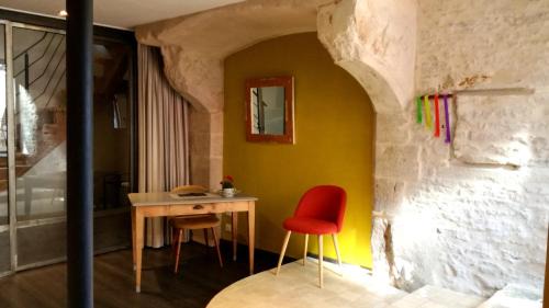 Savigny-les-Beaune Bed & Breakfast | Remarkable Stay at L'antre ami - Guest Rated 9.5/10!