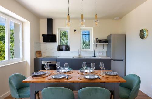 Saint-Paul-Trois-Chateaux Apartment | L'appart' du Montelit - Avec jardin privé