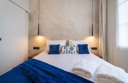 Sainte-Maxime City Centre Apartment | Prime L'Appart: Steps from Beach with Ocean View