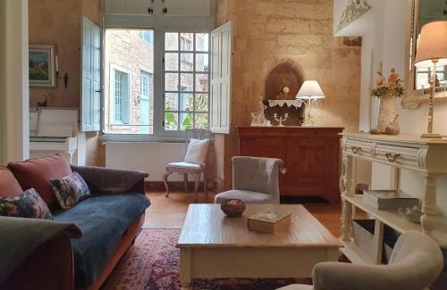 Sarlat-la-Caneda Historic Center Apartment | Top-Rated L'appart d'à coté: Family-Friendly Getaway