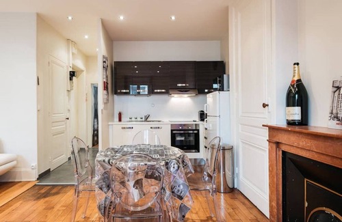 Jean Moulin - Marius Berliet Apartment | Discover L'appart d'Albert - Authentic Stay with Garage