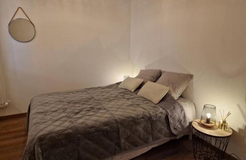 Jarnioux Apartment | Family-Friendly Stay at l'Appart des Pierres Dorées
