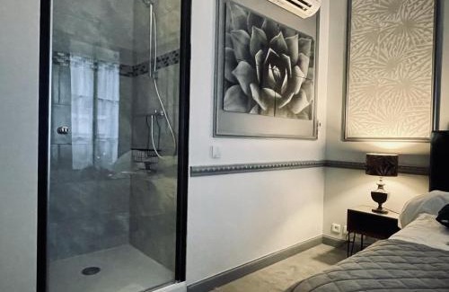 Saint-Merri Apartment | Discover L'appart du centre: 4-Star Stay with Pool Access