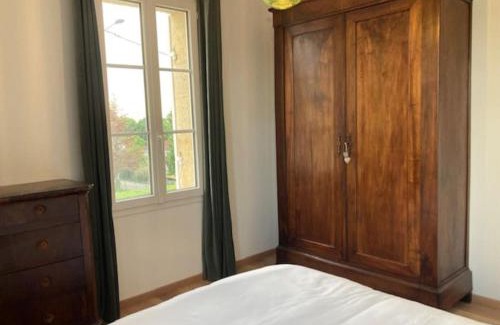 Saint-Genes-de-Castillon Apartment | Cozy Stay at L'Appartement du Comptoir with Family-Friendly Amenities