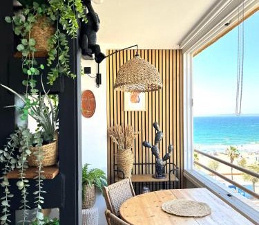 Santa Margarida Apartment | Oceanfront Retreat: L’Appart-Rosas with Pool & 9.8 Rating