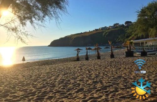 Agnone House | Oceanfront L' APPARTAMENTO sul MARE with Scenic Views