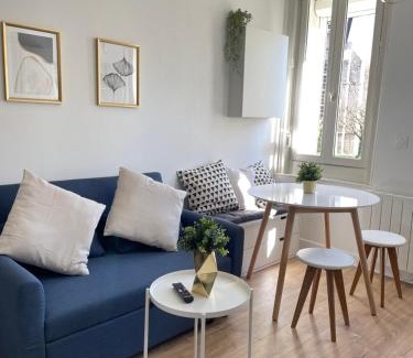 Douai Apartment | Discover L'Appartement Bleu - Cosy Stay in City Center