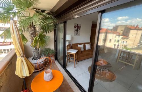Issoire Apartment | Discover L’appartement du bonheur: Guest Rated 9.4/10 Stay