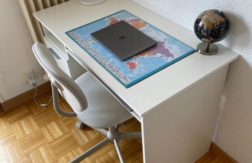Pully Apartment | Family-Friendly Getaway at L'Appartement du Lac
