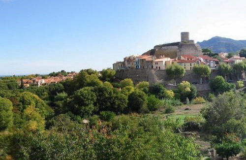 Laroque-des-Alberes Apartment | Relax at L'appartement des Albères: Pet-Friendly Retreat